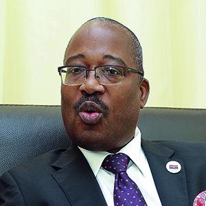 Fundação polémica, mas o “olhar para a frente” 