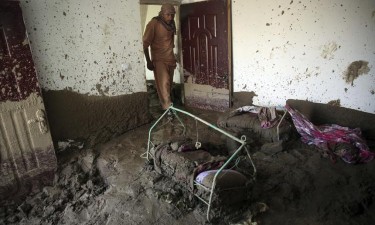 Enchentes causam 190 mortes 