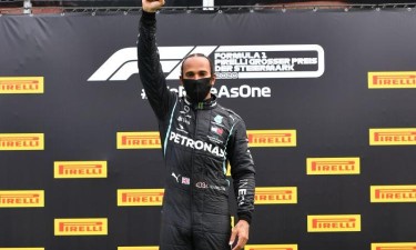 Hamilton vence GP da Inglaterra com três rodas