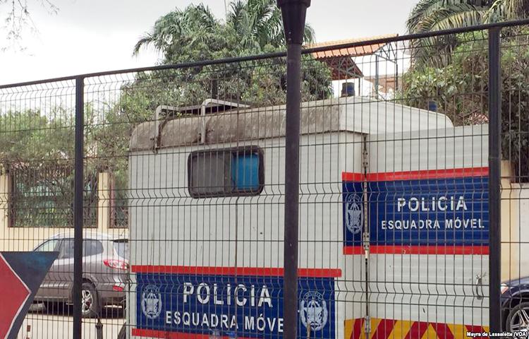 Polícia acaba com esquadras móveis