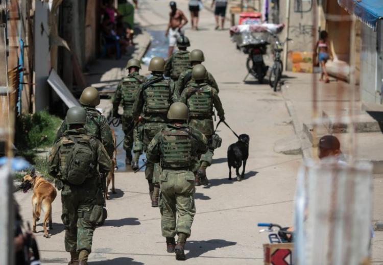 Intervenção militar faz quase mil mortos no Rio de Janeiro