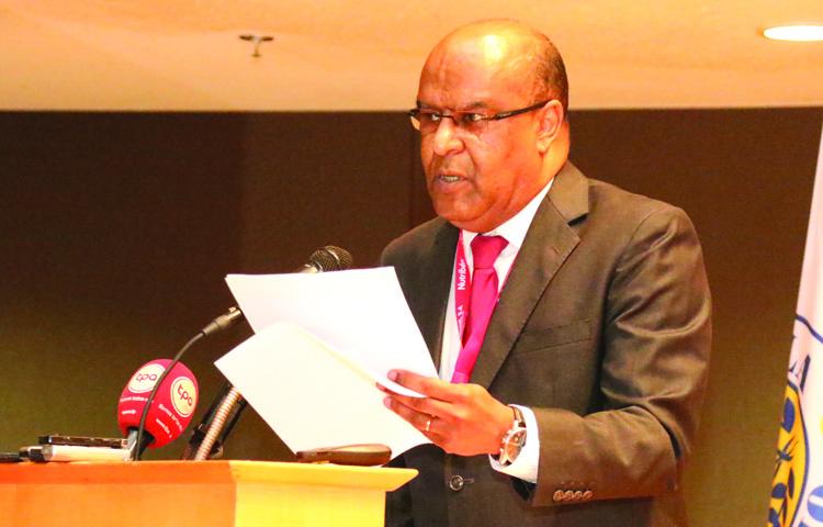 Médicos adiam eleição para Abril