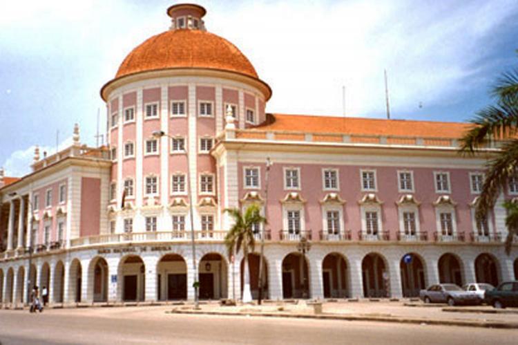 BNA quer venda directa de divisas das petrolíferas aos bancos