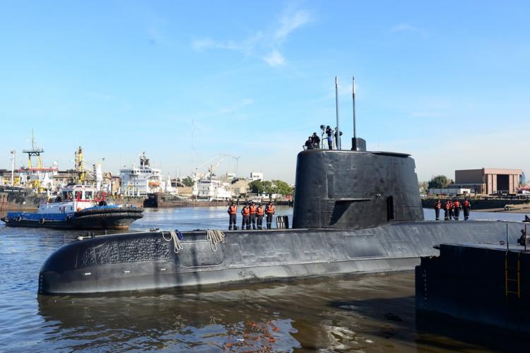 Incêndio a bordo de um submarino causa 14 mortos