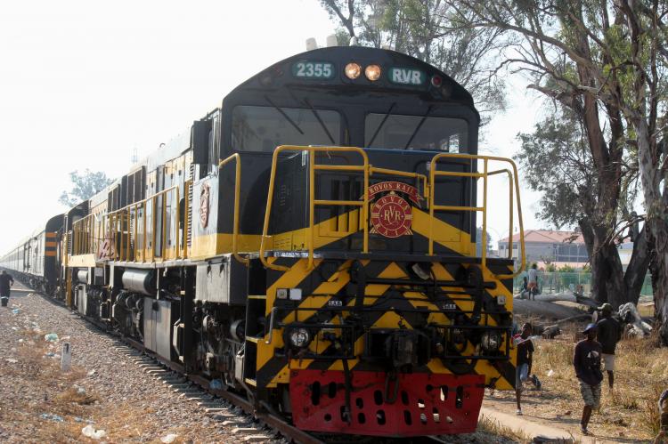 Primeiro comboio turístico já chegou a Angola