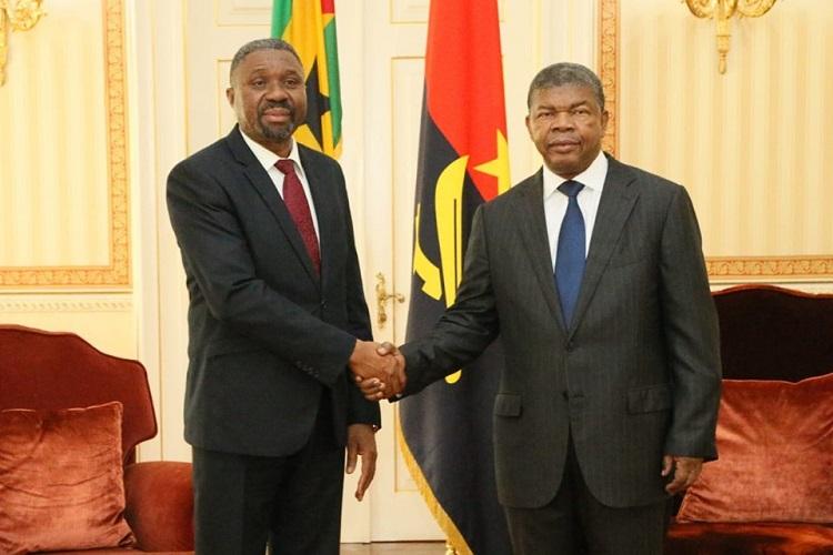 Angola e São Tomé e Príncipe avaliam cooperação