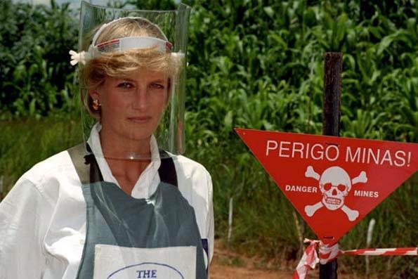 Príncipe Harry segue os passos da mãe numa visita a Angola