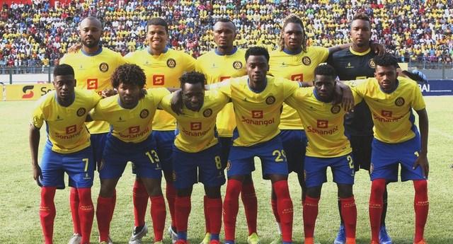 Petro vence fora de portas