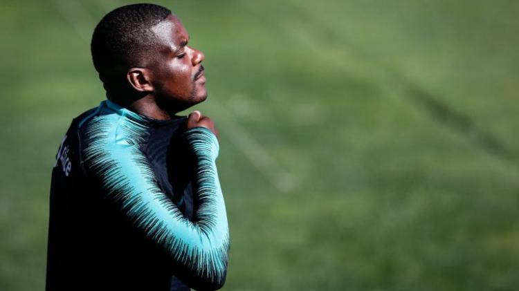 William Carvalho vai ser operado hoje a hérnia discal