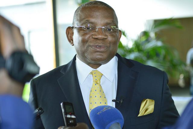 Angola prepara emissão de documentos no estrangeiro