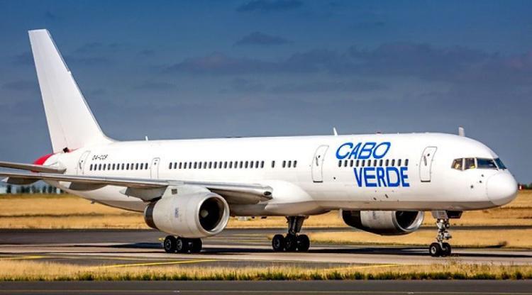 Cabo Verde Airlines adia ligação a Luanda 