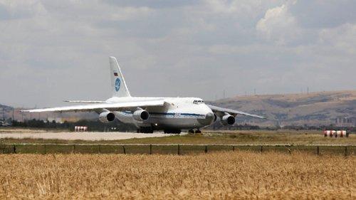 Queda de avião militar provoca 18 mortos