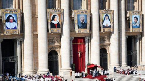 Vaticano anuncia fecho de todas as igrejas de Roma	