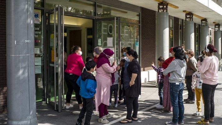 França encerra 81 escolas e 2.100 turmas 
