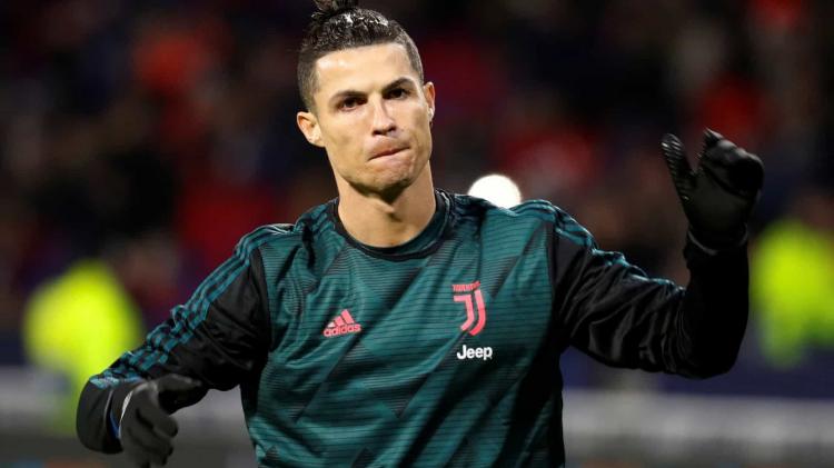 Cristiano Ronaldo teste positivo ao novo coronavírus 