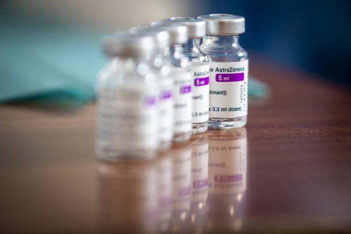 OMS aprova vacina AstraZeneca